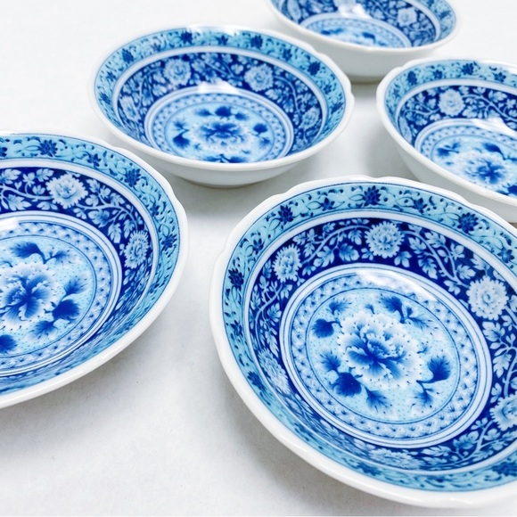 Vintage - Blue Floral Scalloped Bowl Set of 5 - Picture 1 of 5